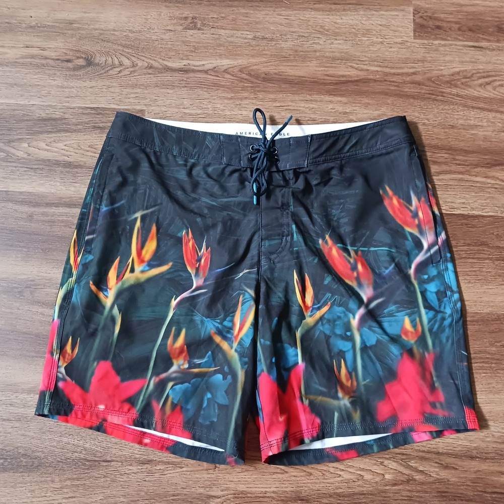 American Eagle Mens Bird of Paradise Floral Board Shorts Black Large 6399